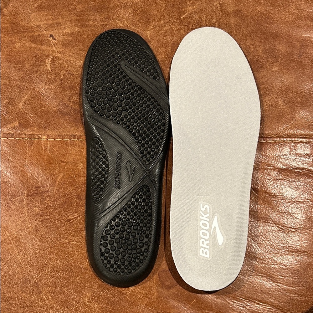 Brooks women’s  Gray and Black Performance Insoles